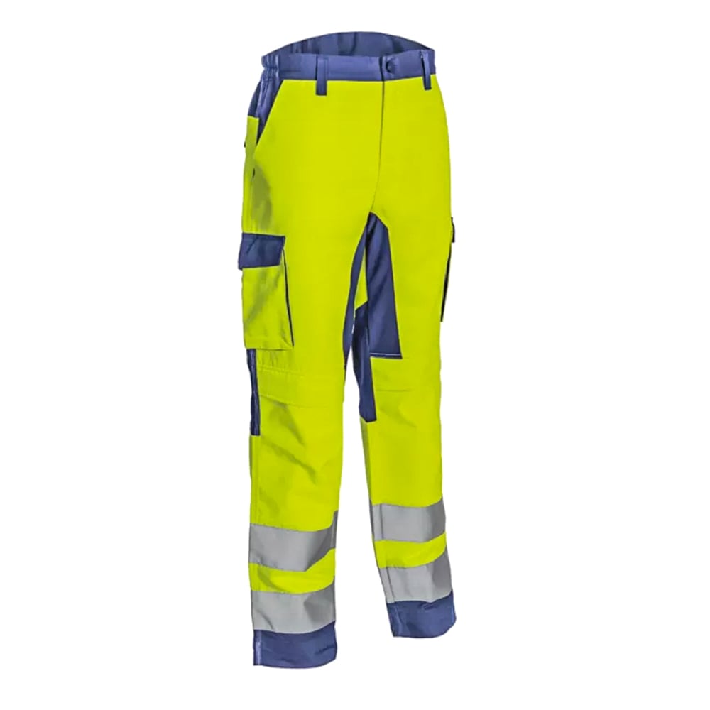 Sur un chantier de construction animé, une équipe de travailleurs s'affaire avec détermination, revêtue du Pantalon Hibana HV SuperEpi. Leur visibilité accrue grâce aux détails fluorescents et réfléchissants assure la sécurité de tous les intervenants sur le site. Conçu pour résister aux rigueurs du travail sur le terrain, le Pantalon Hibana HV SuperEpi est l'allié indispensable des professionnels exigeants.