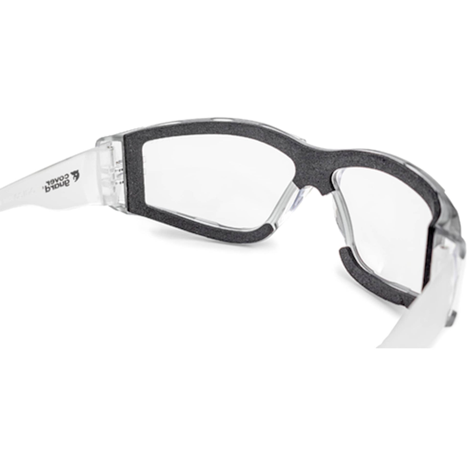 Offrez à vos yeux une protection optimale avec les Lunettes de protection SIGMA DUST. Elles sont équipées d'un oculaire en polycarbonate incolore avec un traitement anti-UV et anti-rayure pour une meilleure visibilité et une longue durée de vie. Le bord mousse en polymère SBR limite l'exposition aux grosses particules, tandis que les branches en polycarbonate flexible assurent un excellent confort. 