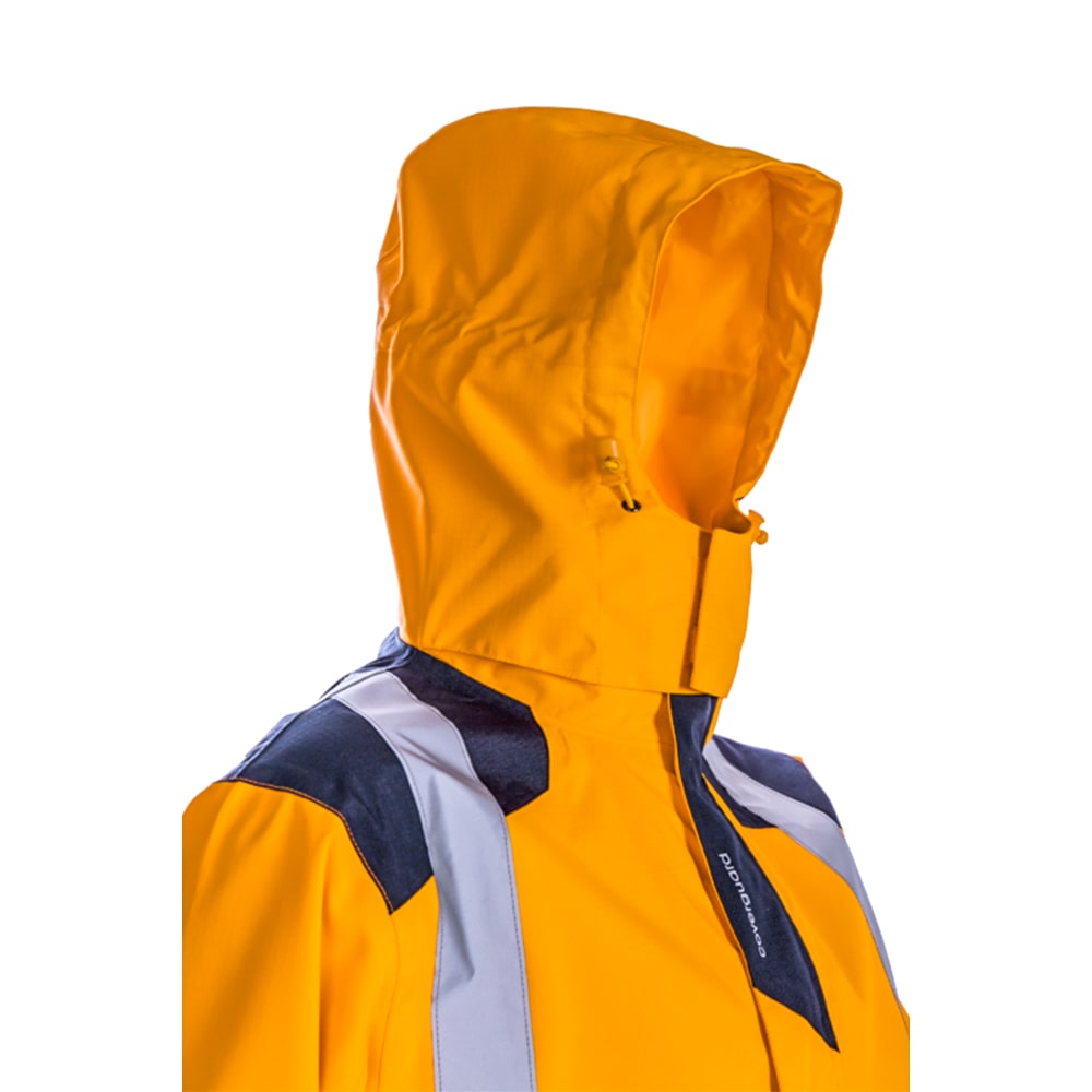 La parka de pluie HV Sangaku de Superepi.fr est un vêtement de haute qualité conçu pour protéger les travailleurs en extérieur, les randonneurs, les campeurs ou simplement les personnes qui cherchent une protection efficace contre les intempéries. Cette parka est fabriquée à partir de matériaux de qualité supérieure pour offrir une protection fiable contre la pluie et le vent.