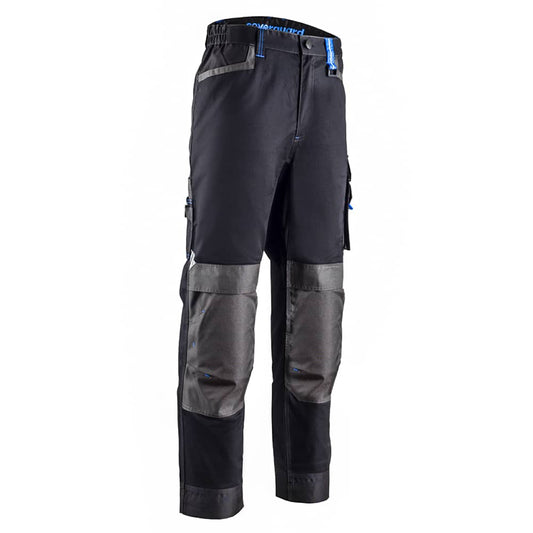 Dans un environnement industriel dynamique, un travailleur porte fièrement le Pantalon Telica 1 SuperEpi. Sa silhouette athlétique est mise en valeur par la coupe ajustée et les lignes épurées de ce vêtement de travail. La robustesse du tissu et les renforts stratégiquement placés témoignent de sa capacité à affronter les défis les plus exigeants tout en offrant un confort optimal.